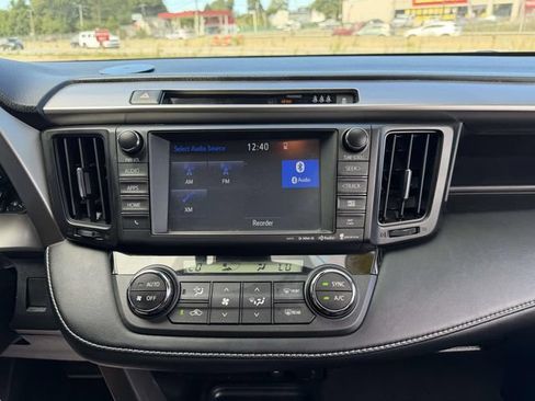 Used 2017 Toyota RAV4 XLE AWD/4WD image 20