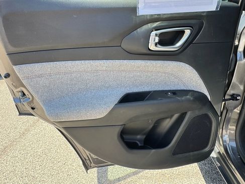 Used 2022 Jeep Compass Latitude image 15