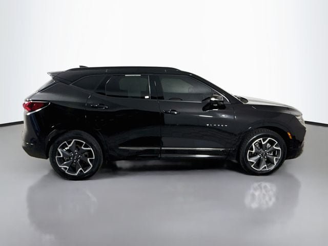 Used 2022 Chevrolet Blazer RS w/ Enhanced Convenience Package AWD/4WD image 9