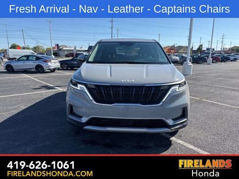 Used 2024 Kia Carnival EX FWD image 7