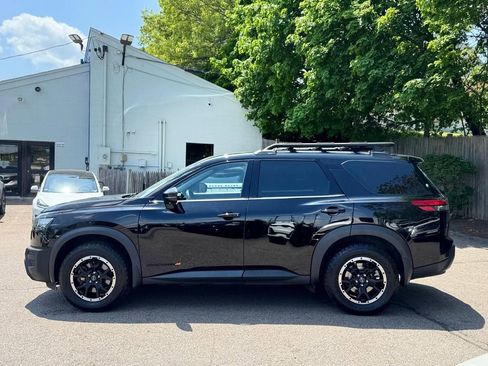 Used 2024 Nissan Pathfinder Rock Creek AWD/4WD image 3