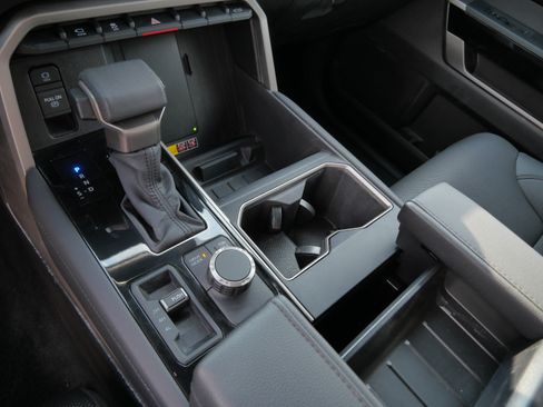 Certified 2025 Toyota Tundra Limited AWD/4WD image 24