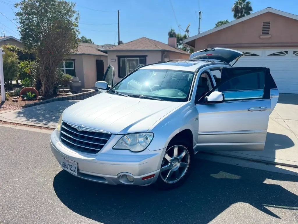 Used 2008 Chrysler Pacifica Touring FWD image 4