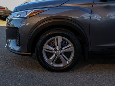 Used 2024 Nissan Kicks S image 11