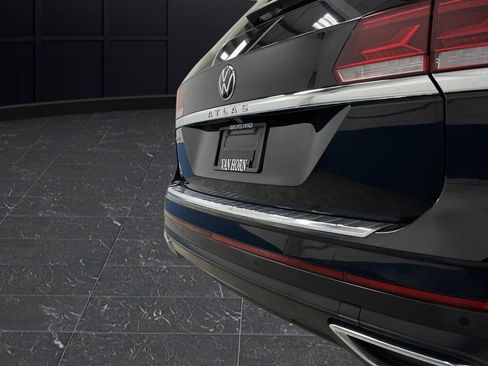 Used 2021 Volkswagen Atlas SE image 32