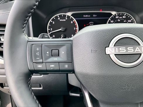 Used 2025 Nissan Rogue SV w/ SV Premium Package image 24