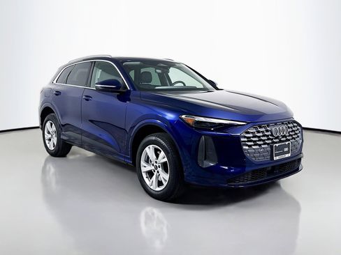 Certified 2025 Audi Q5 2.0T Premium w/ Convenience Package image 7