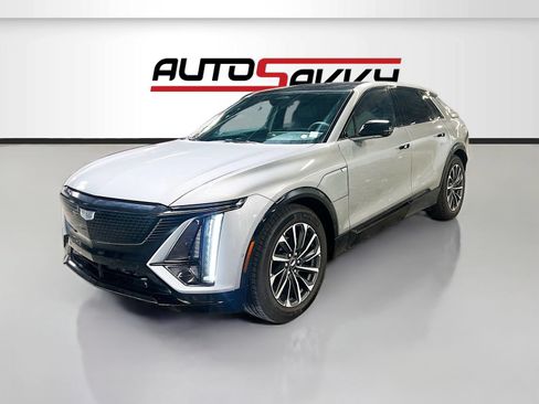 Used 2025 Cadillac Lyriq Sport AWD/4WD image 3