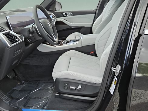 New 2026 BMW X5 sDrive40i w/ Premium Package image 8