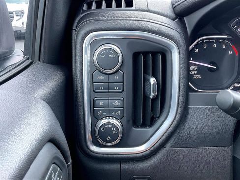 Used 2021 GMC Sierra 1500 Elevation w/ Preferred Package AWD/4WD image 32