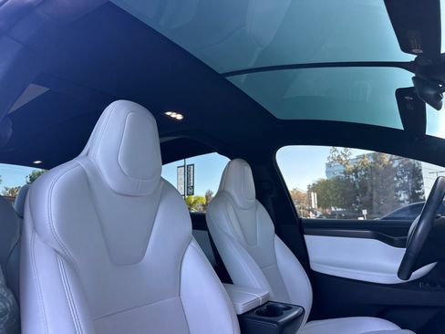 Used 2018 Tesla Model X 100D AWD/4WD image 18
