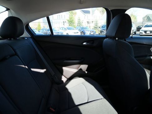 Used 2018 Chevrolet Cruze LT w/ Convenience Package FWD image 27