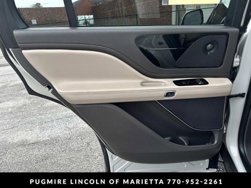 Used 2022 Lincoln Aviator Reserve w/ Elements Package Plus image 23