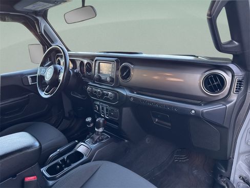 Used 2019 Jeep Wrangler Sport image 19