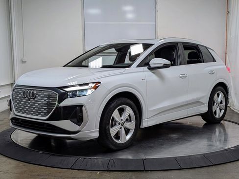 Used 2024 Audi Q4 e-tron Premium Plus image 4