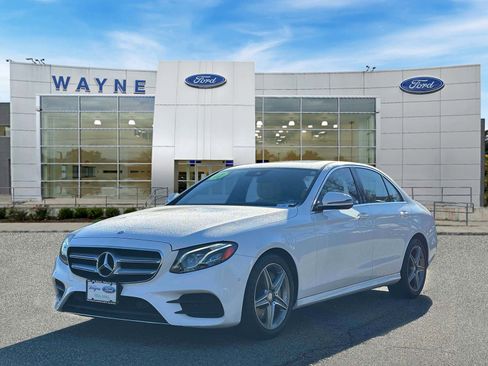 Used 2017 Mercedes-Benz E 300 4MATIC image 2