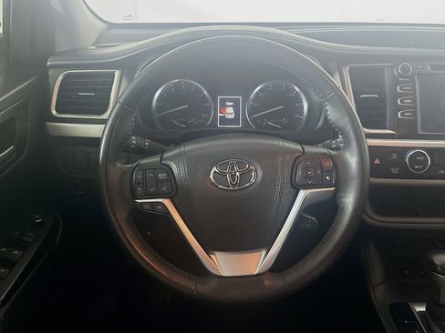 Used 2015 Toyota Highlander XLE image 17