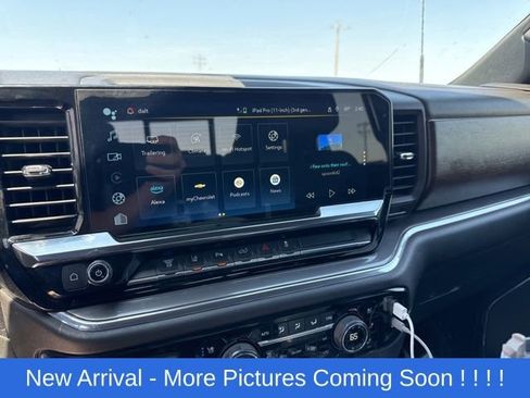 Used 2024 Chevrolet Silverado 2500 High Country AWD/4WD image 11