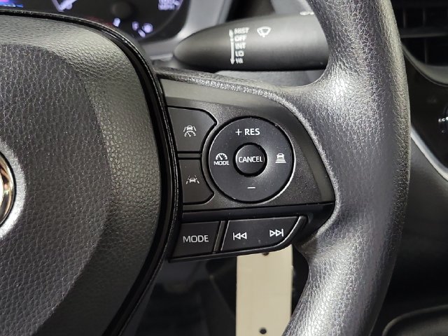 Used 2025 Toyota Corolla LE FWD image 25