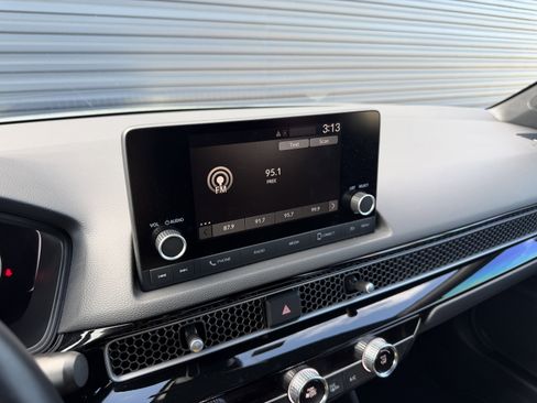 Used 2025 Honda Civic Sport image 26