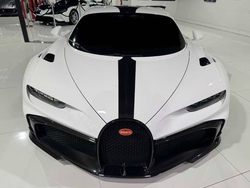 Used 2022 Bugatti Chiron Pur Sport image 2