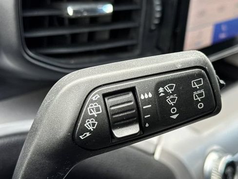 Used 2021 Ford Explorer XLT AWD/4WD image 41