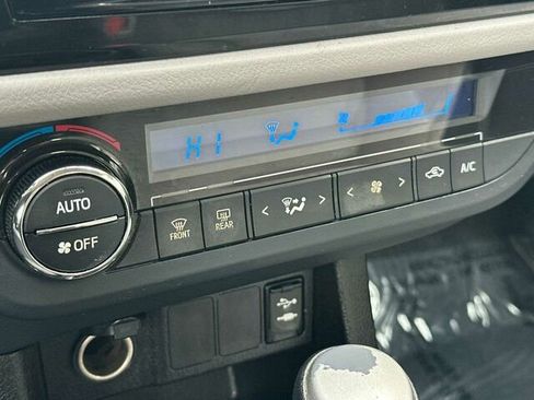 Used 2016 Toyota Corolla LE image 22