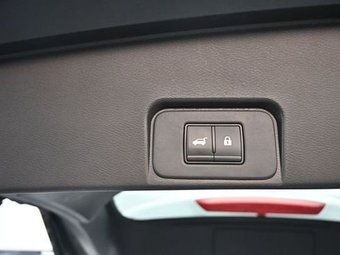 Used 2024 Nissan Rogue SV FWD image 32