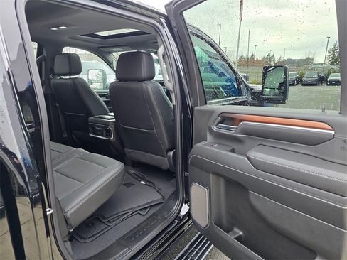 Used 2024 GMC Sierra 3500 Denali w/ Denali Reserve Package image 13