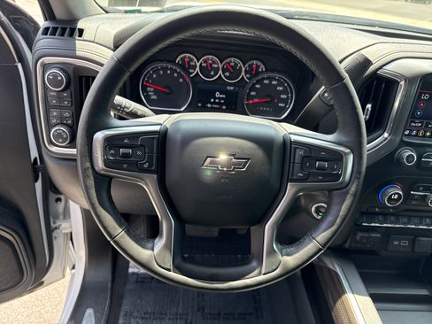 Used 2019 Chevrolet Silverado 1500 LT Trail Boss AWD/4WD image 17
