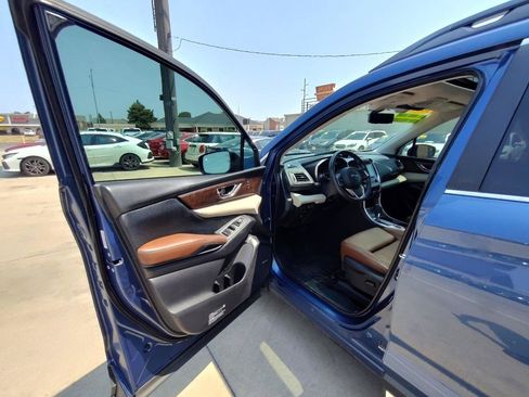 Used 2019 Subaru Ascent Touring AWD/4WD image 15
