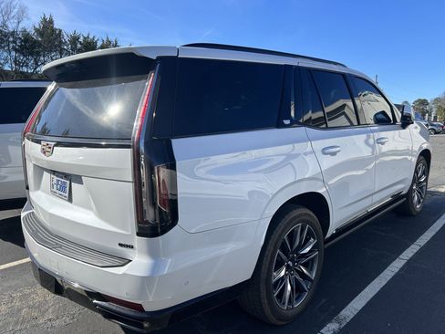 Certified 2022 Cadillac Escalade Sport Platinum image 4