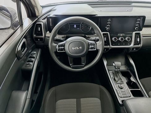 Certified 2022 Kia Sorento LX AWD/4WD image 4