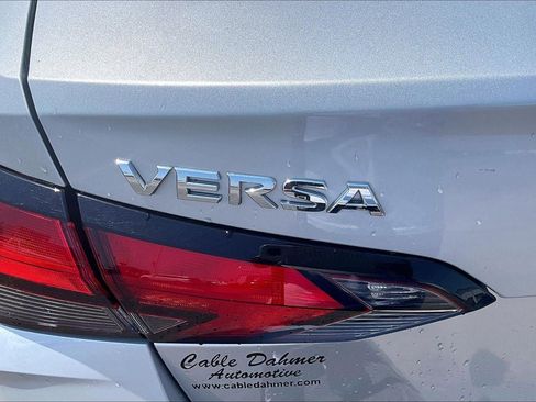 Used 2025 Nissan Versa SV FWD image 8