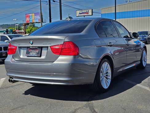 Used 2011 BMW 328i xDrive Sedan AWD/4WD image 5