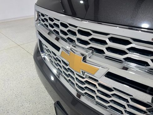 Used 2018 Chevrolet Tahoe LT w/ Luxury Package RWD image 29