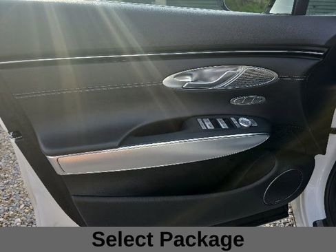 Used 2022 Genesis GV70 2.5T w/ Select Package AWD/4WD image 15