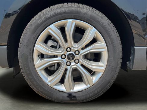 Used 2024 Ford Edge Titanium AWD/4WD image 15