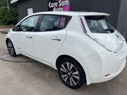 Used 2015 Nissan Leaf SL w/ Premium Package FWD image 5