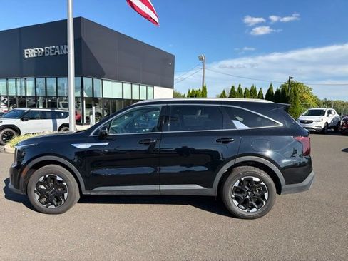 Used 2024 Kia Sorento S w/ Panoramic Sunroof Package AWD/4WD image 4