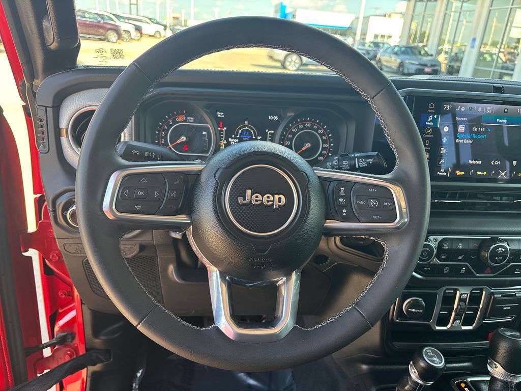 Used 2025 Jeep Wrangler Unlimited Sahara AWD/4WD image 14