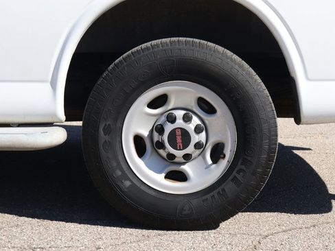 Used 2017 GMC Savana 2500 image 26