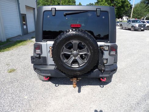 Used 2017 Jeep Wrangler Unlimited Rubicon AWD/4WD image 4