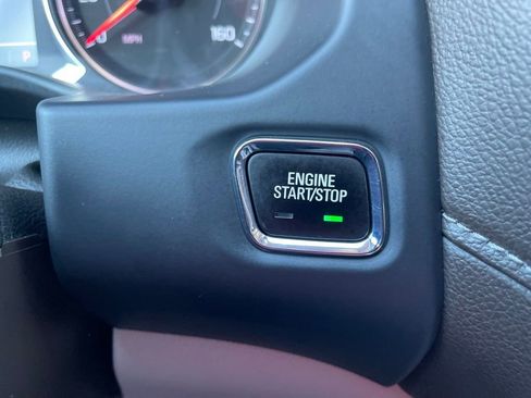 Used 2023 GMC Acadia SLT AWD/4WD image 18