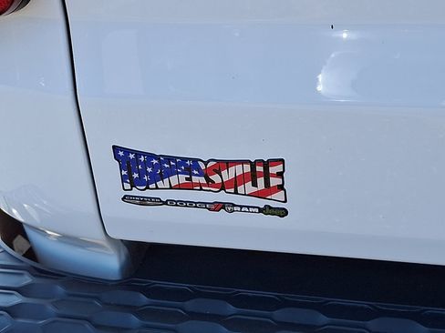 Certified 2022 Jeep Gladiator Rubicon w/ Cold Weather Group image 17