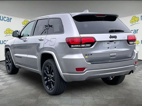 Used 2021 Jeep Grand Cherokee Laredo X AWD/4WD image 4