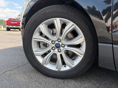 Used 2022 Ford Edge Titanium w/ Equipment Group 301A AWD/4WD image 39