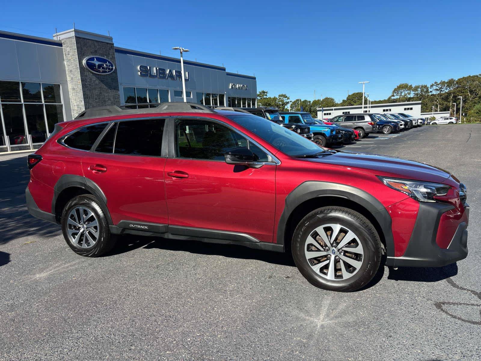 Used 2025 Subaru Outback Premium AWD/4WD image 2