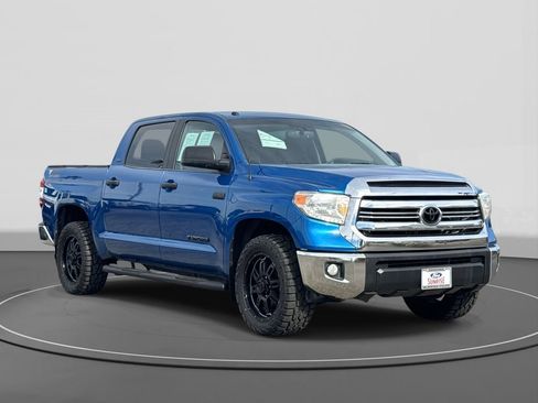 Used 2017 Toyota Tundra SR5 w/ SR5 Upgrade Package image 4