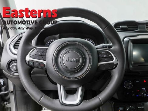 Used 2021 Jeep Renegade Latitude image 10